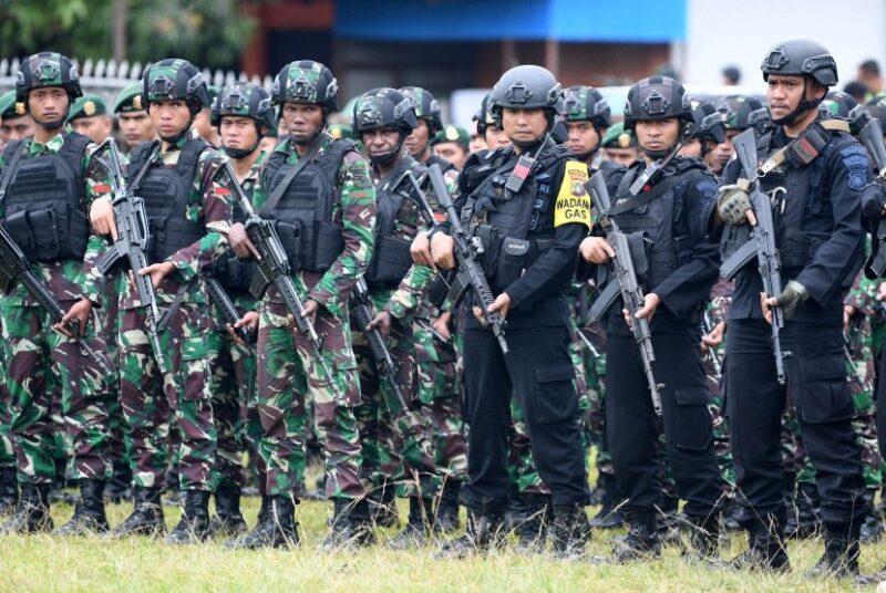 Aparat Gabungan Buru Anggota OPM Pelaku Penembakan di Papua