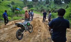 Menuju Infrastruktur Jalan Baik, Anggota DPRD Sumbar, Ali Muda Gelar Reses dengan Tinjau Jalan dan Jembatan di Jorong Lubuk Gobing