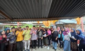 Mewakili Masyarakat, Wakil Ketua DPRD Sumbar Evi Yandri Jemput Aspirasi Masyarakat Sekaligus Bagikan Bantuan