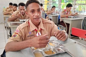 Pemerintah Tegas Pastikan Keberlanjutan Program MBG di Papua