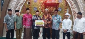 Ketua DPRD Sumbar, Muhidi Safari Ramadhan Sekaligus Beri Tausiyah di Masjid Darussalam, Padang