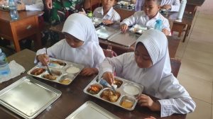 Pemerintah Adaptif Hadapi Ramadan, Program MBG Tetap Berjalan