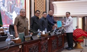 Gubernur Sumber Berikan Jawaban terhadap Pandangan Fraksi DPRD Sumbar Terkait Ranperda Sistem Penyelenggaraan Pemerintahan Berbasis Elektronik