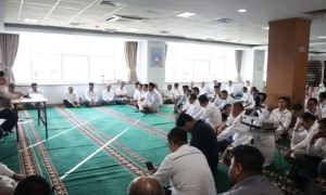 Ketua DPRD Sumbar, Muhidi Berikan Tausiyah Ramadhan di Kantor Pusat Bank Nagari