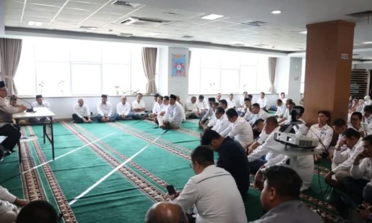 Ketua DPRD Sumbar, Muhidi Berikan Tausiyah Ramadhan di Kantor Pusat Bank Nagari