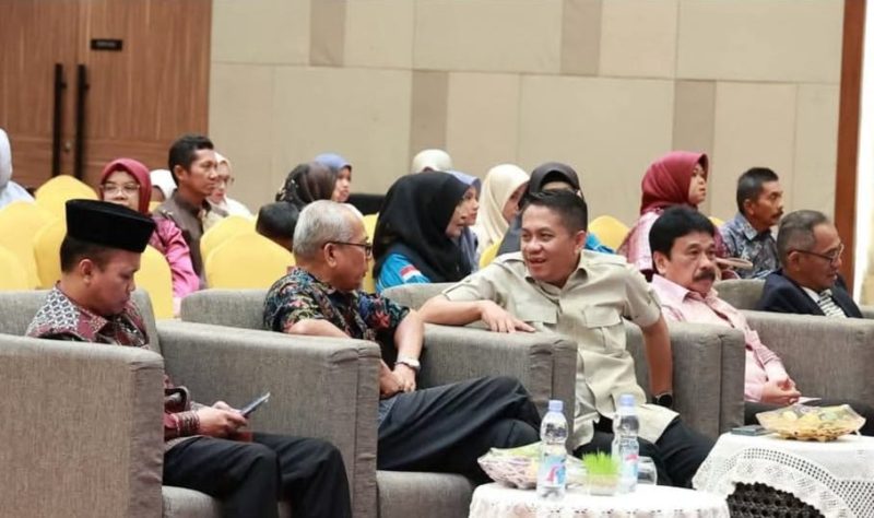 Evi Yandri Berikan Motivasi Kepada Siswa SMK Pratama Padang Saat Wisuda ke-5