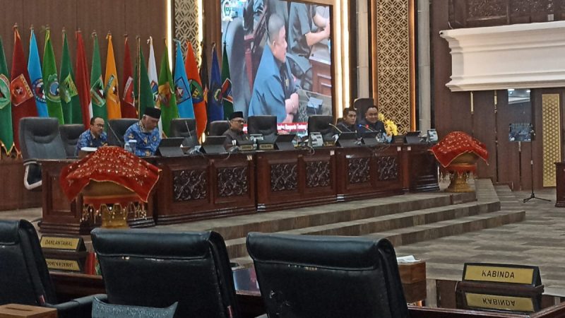 Gubernur Sumbar Jawab Kritik Fraksi DPRD Terkait Realisasi Pendapatan dan Belanja APBD 2024