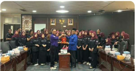 DPRD Sumbar Dorong Mahasiswa Kritis dan Terampil Komunikasi Lewat Kuliah Lapangan Politik