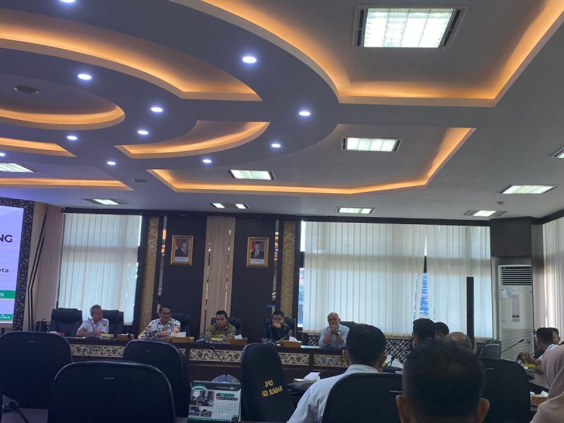 Bapemperda DPRD Sumbar dan Lima Puluh Kota Bahas Strategi Efisiensi Anggaran Pembentukan Perda