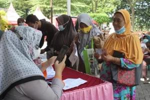Distribusi Bansos Perkuat Ekonomi dan Daya Beli Masyarakat