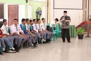 Muhidi Tekankan Nilai Agama, Adat, dan Budaya sebagai Fondasi Pemimpin Muda